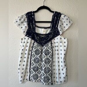Anthropologie Maeve Boho Embroidered Blouse White & Blue Design Size M